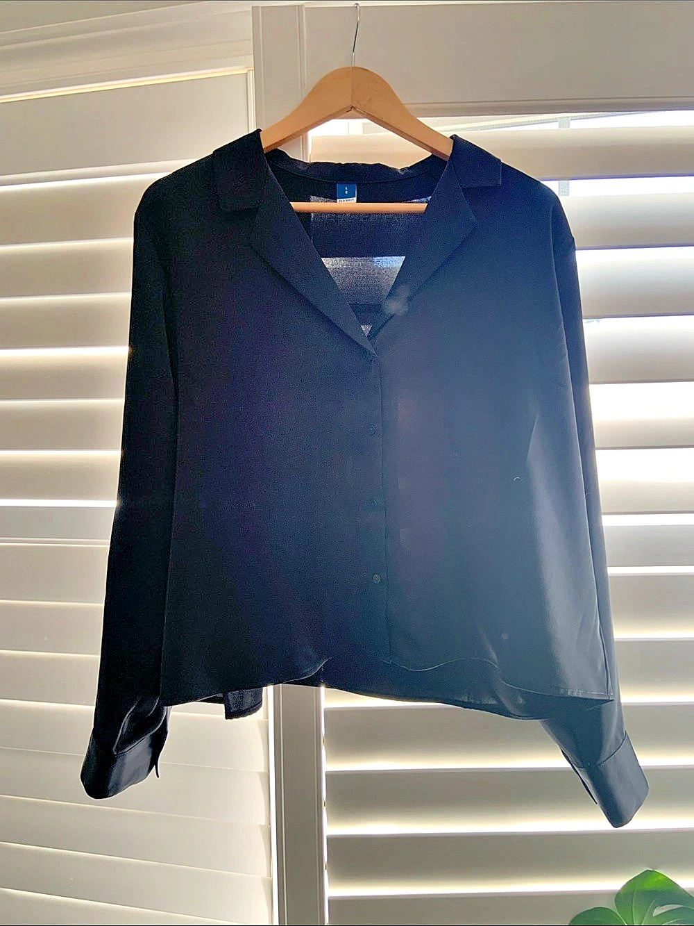 Old Navy Women's Long Sleeve Blouse in Black Size Large